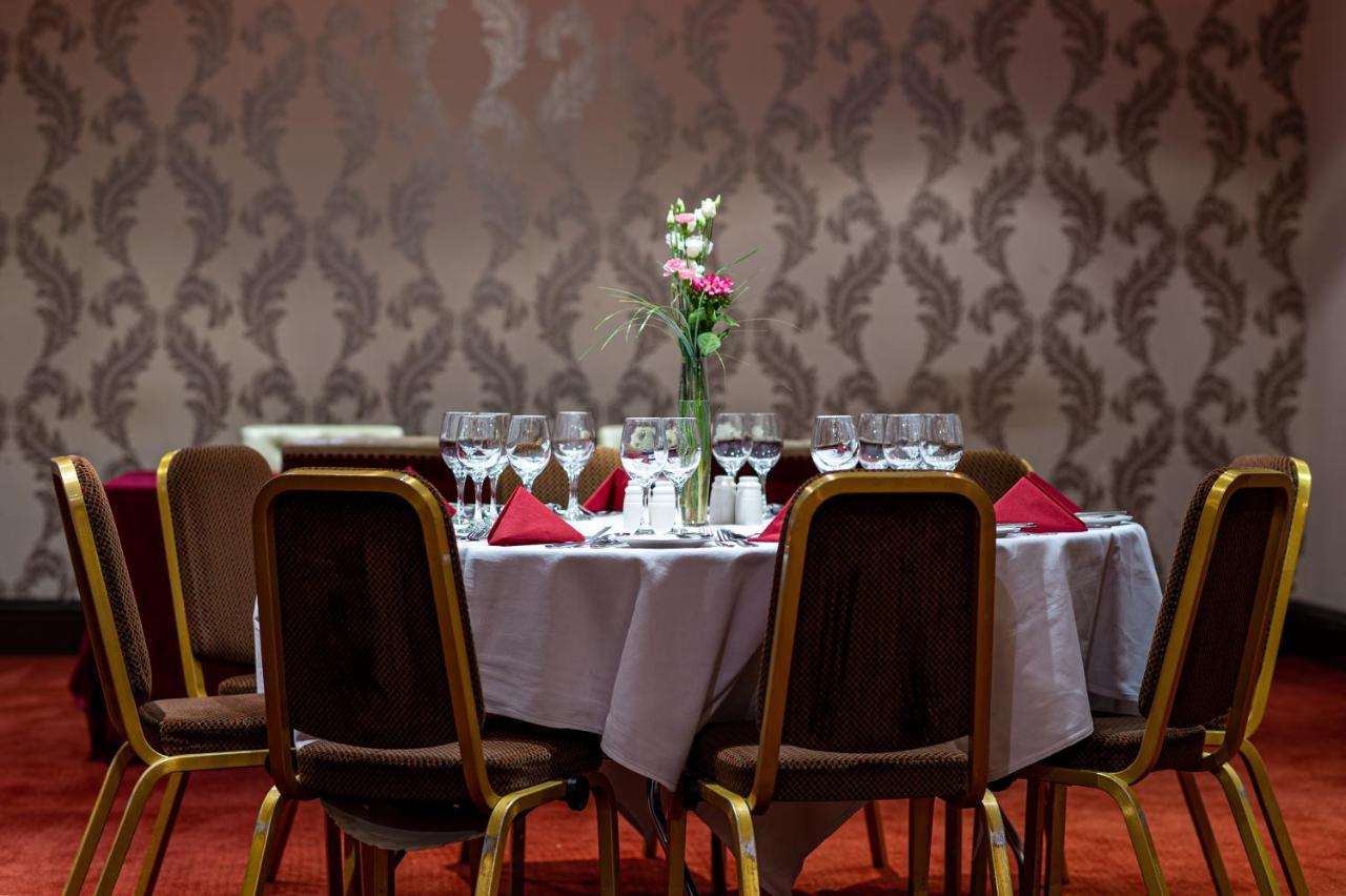 The Carraig Hotel Carrick-on-Suir Exteriör bild