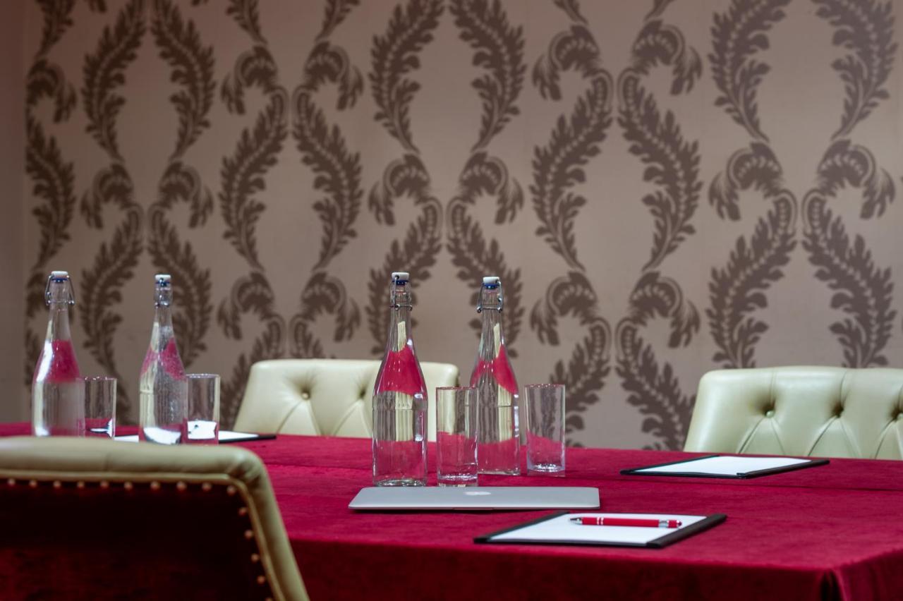 The Carraig Hotel Carrick-on-Suir Exteriör bild